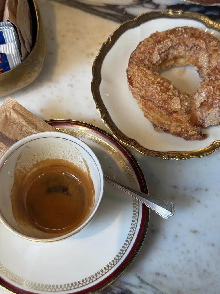 Cati Turner_Café Carducci_Verano - Voeran_review