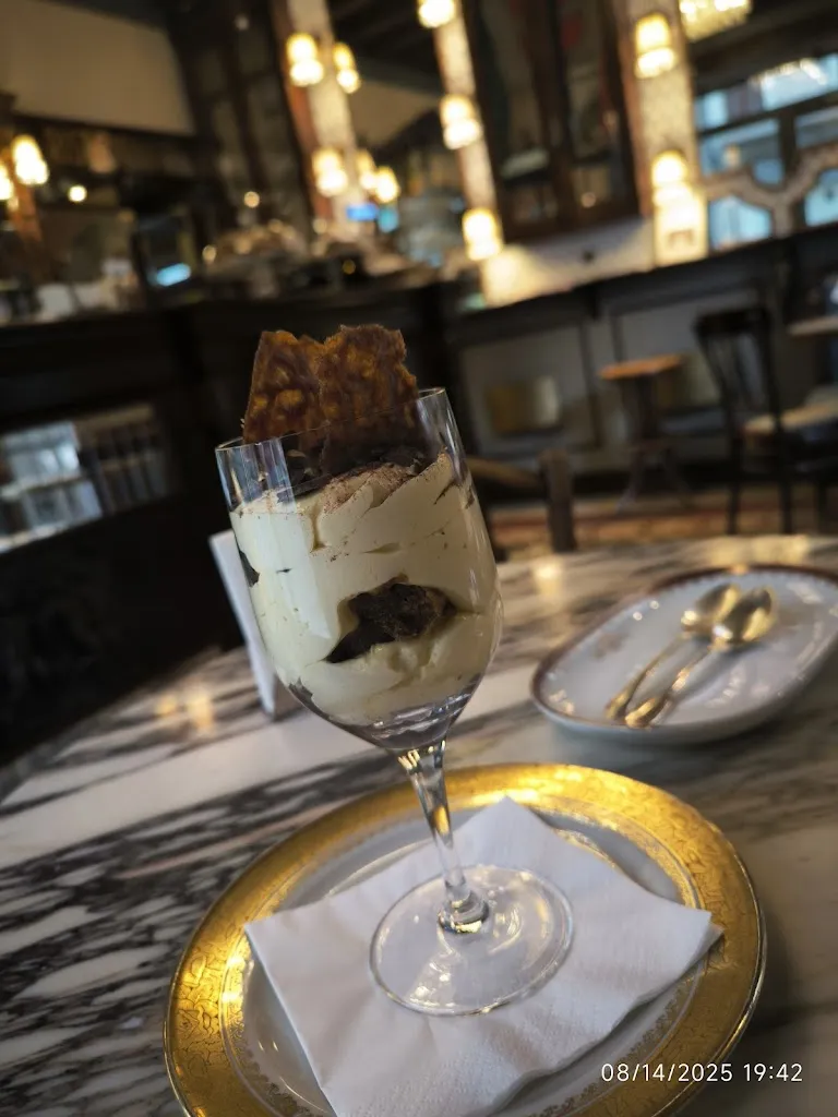 w w_Café Carducci_Verano - Voeran_review