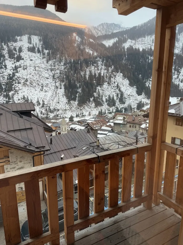 Paweł Gregorek_Albergo Alpino_Vermiglio_review