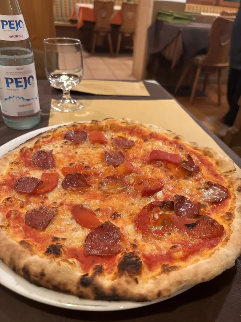 Pizzeria Dossi_Vermiglio_slider_image_3