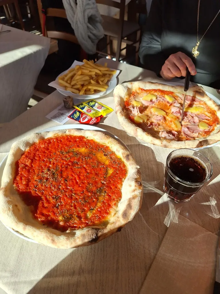 Georgia Jones_La botte bruschetteria pizzeria ristopub_Vermiglio_review