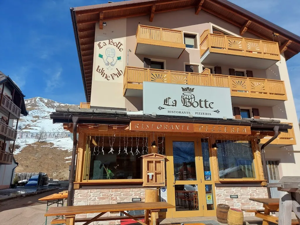 La botte bruschetteria pizzeria ristopub restaurant in Vermiglio
