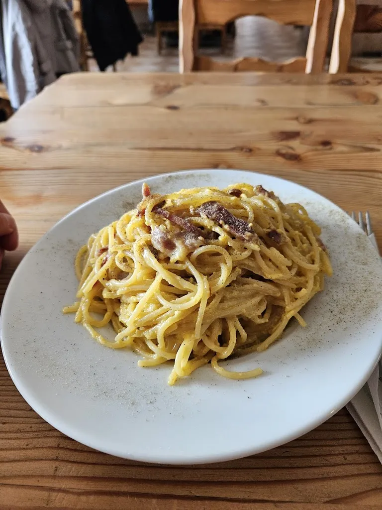 Filip Mik_Palla Di Neve_Vermiglio_recensione