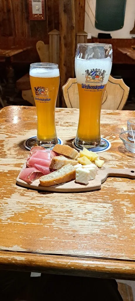 Lynne Barrow_El Bait Pub_Vermiglio_review