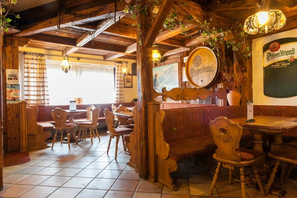 El Bait Pub restaurant in Vermiglio