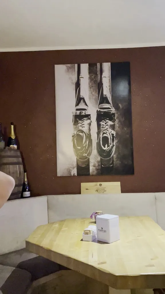 Noushin_Bar il Cantuccio_Vermiglio_review