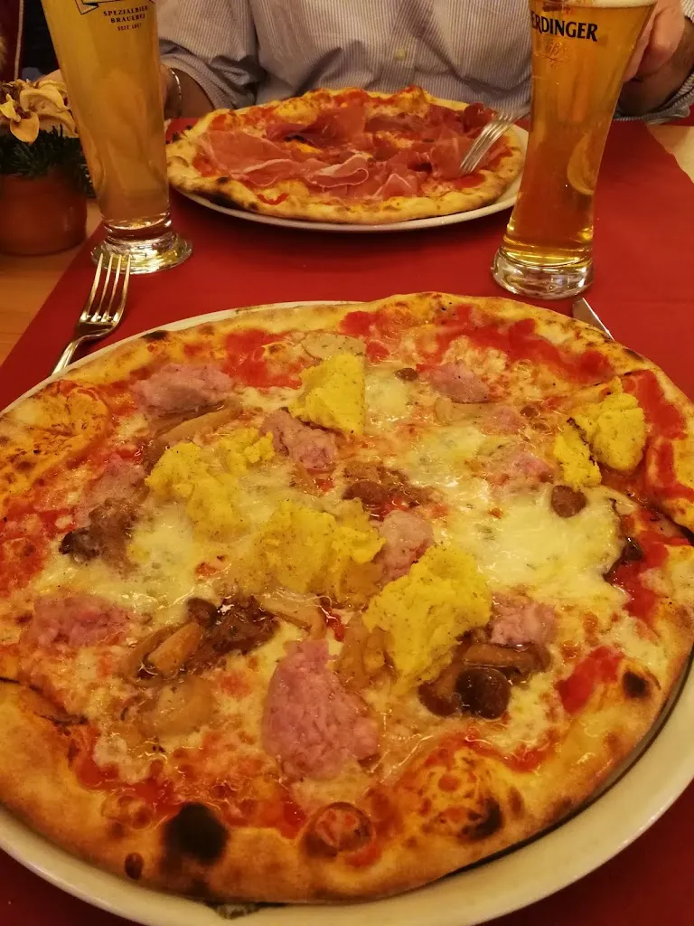 Adam Matias Hoffmeyer_Ristorante Pizzeria Hotel Carè Alto_Villa Rendena_review