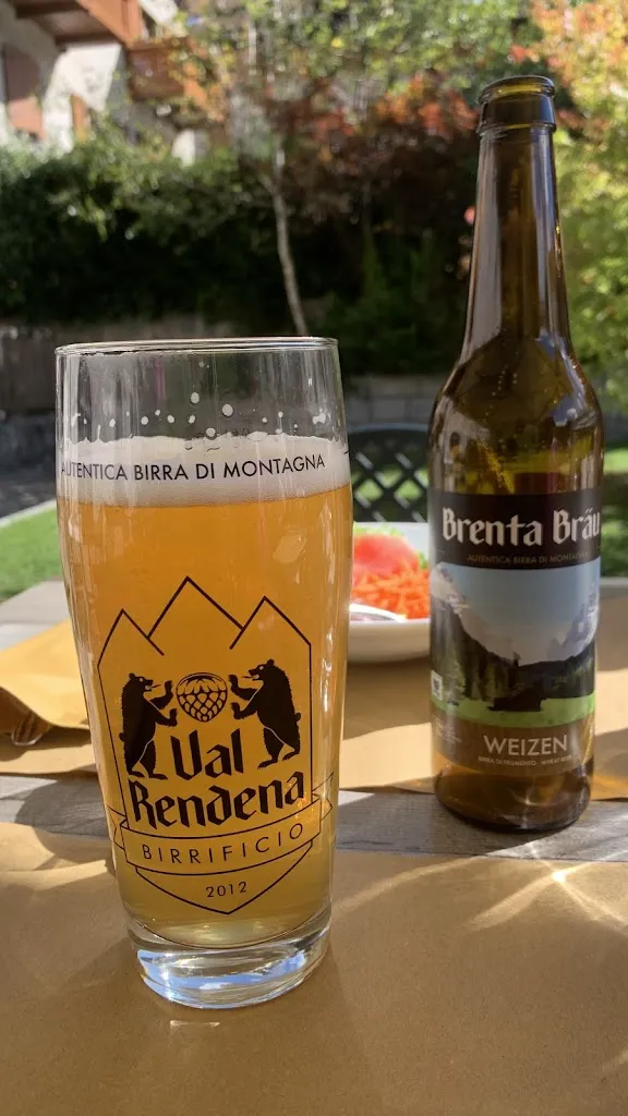 Shawn Fisher_Garnì Ristorante Pizzeria Casa Moresc_Villa Rendena_recensione