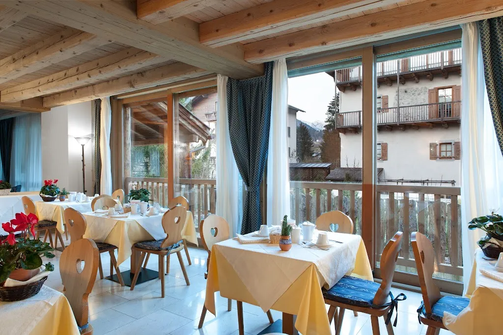 Garnì Ristorante Pizzeria Casa Moresc restaurant in Villa Rendena