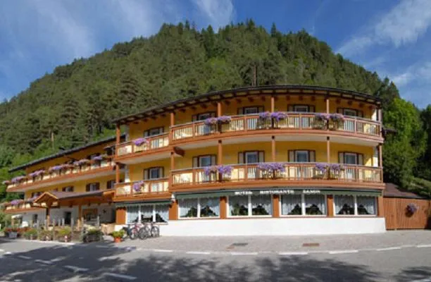 Hotel Zanon_Ziano di Fiemme_slider_image_3