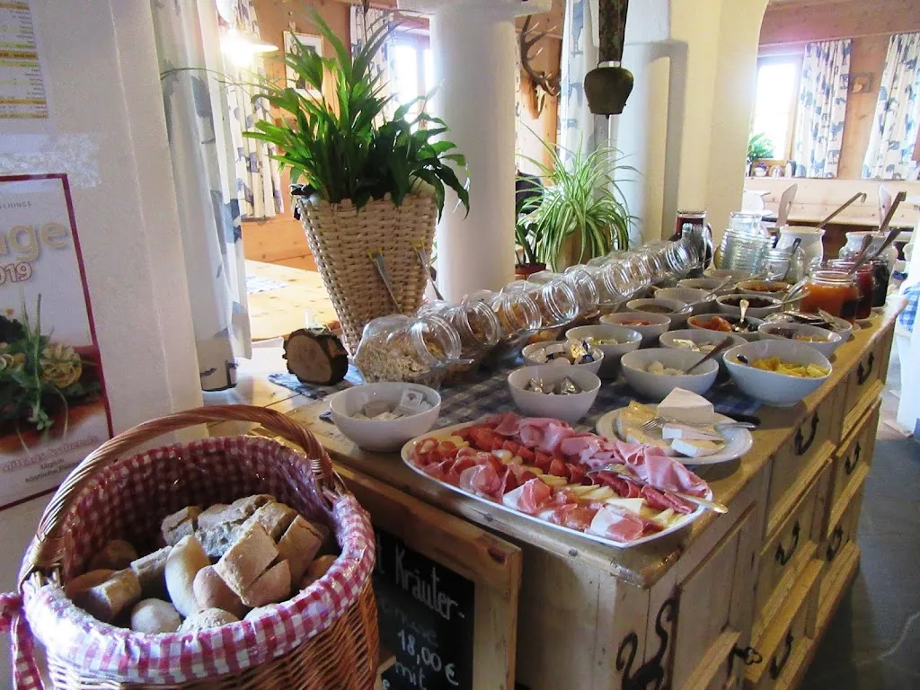 Egle Maldziunaite_Rifugio Stöffl_Villandro_review