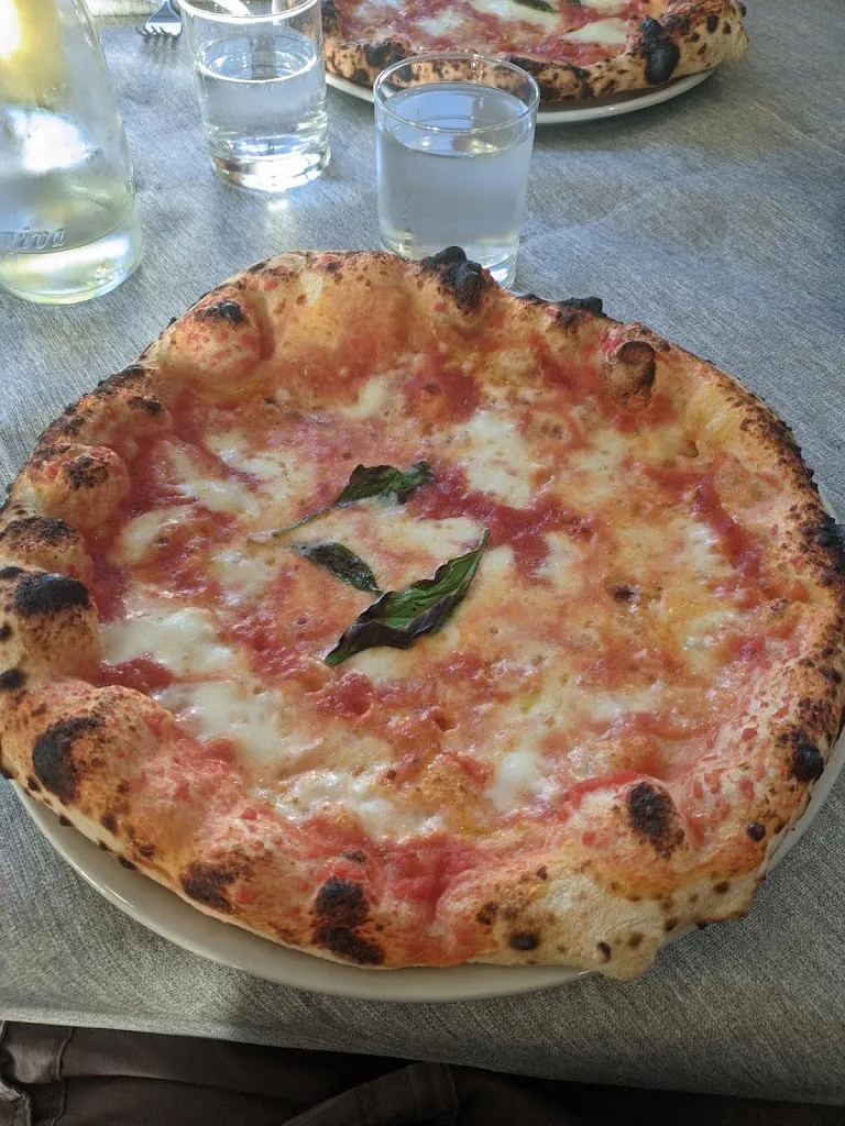 franco Santiago_Pizzeria La Reggia_Albiano Magra_review