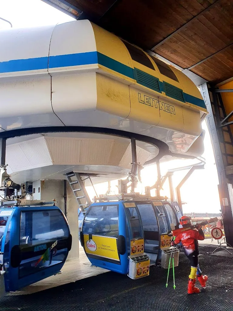 Matthias Burger_Rifugio Zeno Colò - Monte Gomito_Abetone_review