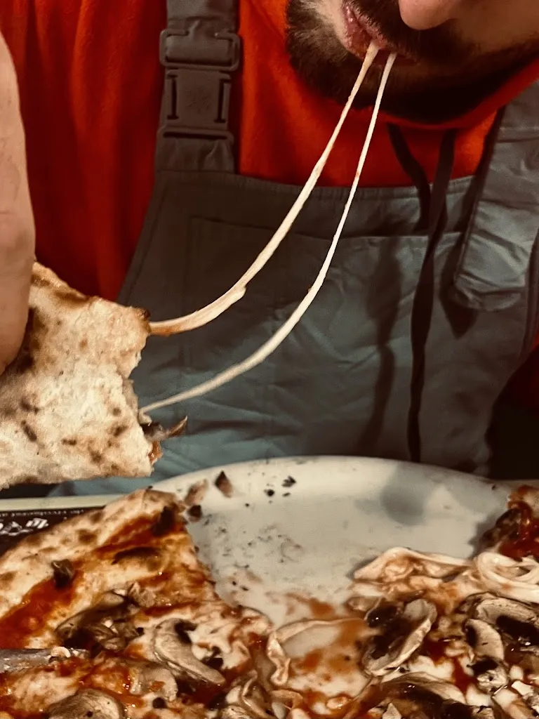 mariam chipashvili_Pizzeria Garage_Abetone_review