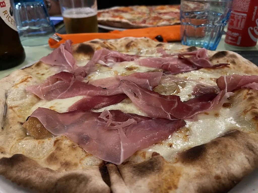 Pizzeria Garage_Abetone_slider_image_2