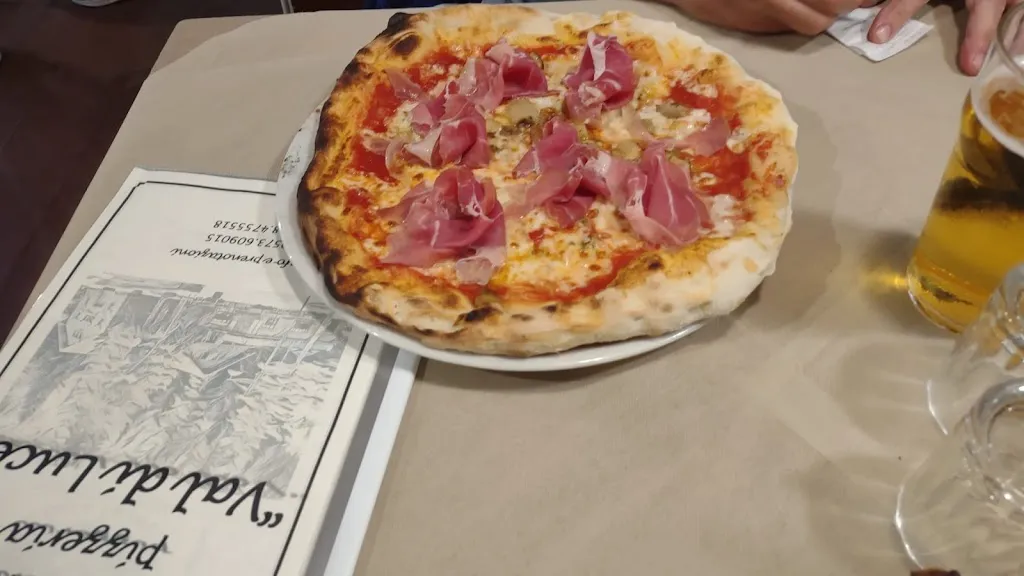 Sara Yasemin_Bar Pizzeria Ristorante Self-Service 