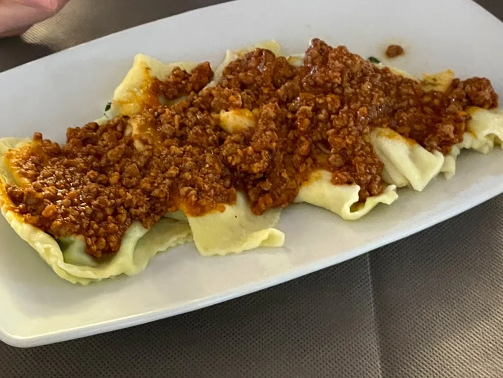 Tom_Ristorante Pizzeria Laccoria_Abbadia San Salvatore_avis