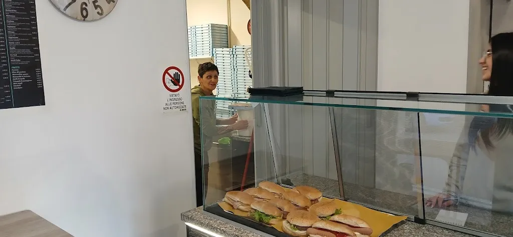 lucia coppi_L'angolo delle meraviglie_Abbadia San Salvatore_recensione