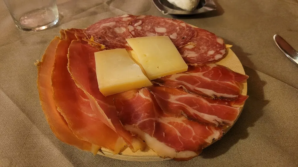 Matthew Aleandri_Da Renato_Albinia_review