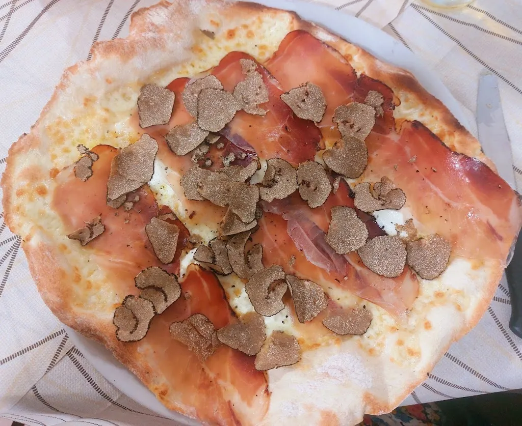 Ilona Catani_Pizzeria Trattoria Rogers_Albinia_review