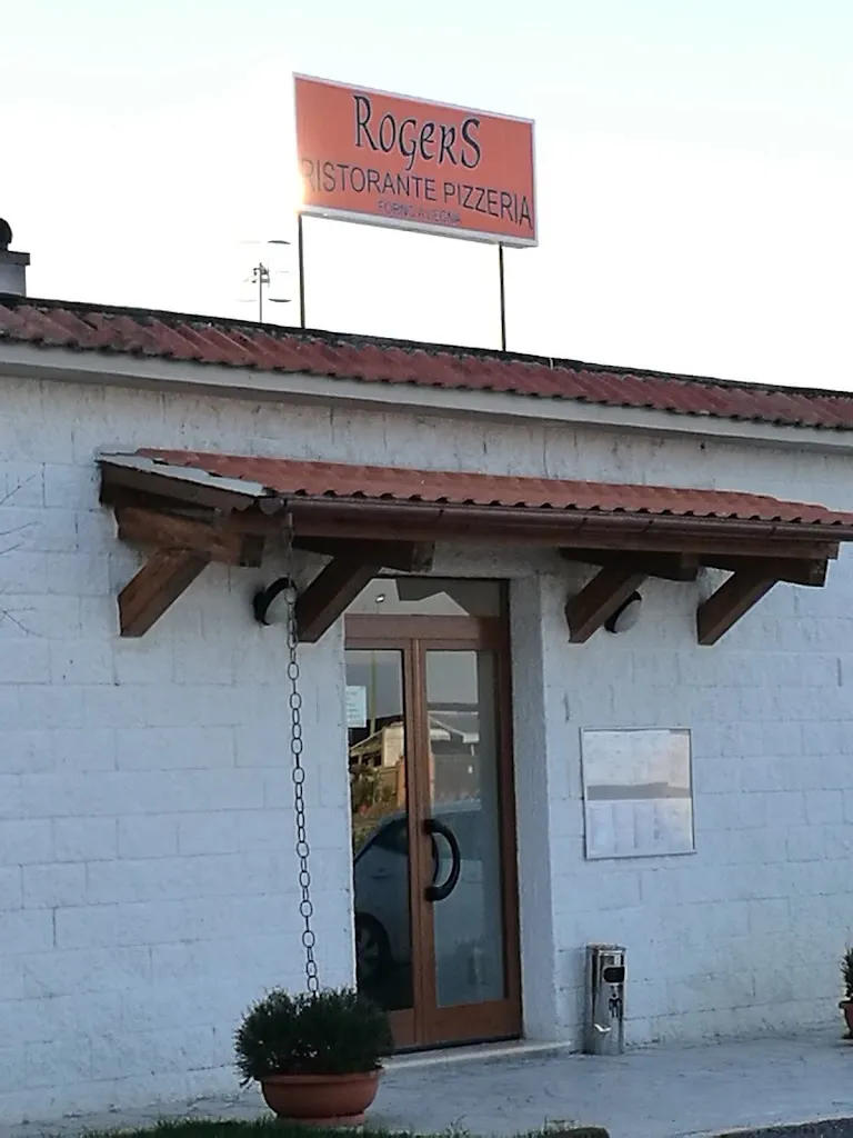 Pizzeria Trattoria Rogers restaurant in Albinia
