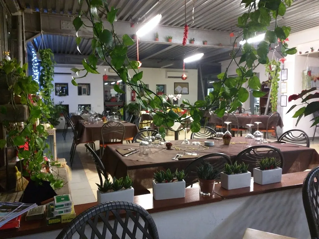 Lucas House_Albinia_slider_image_1