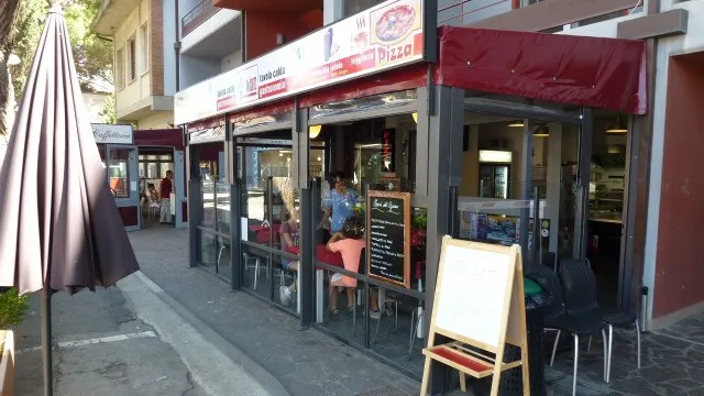 The Club 72_Albinia_slider_image_1