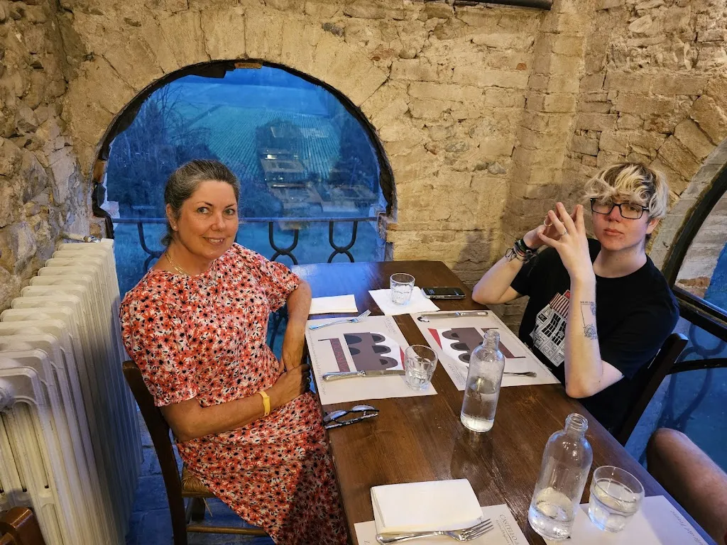 Simon Hyde_Castello di Sorci - Locanda_Anghiari_review