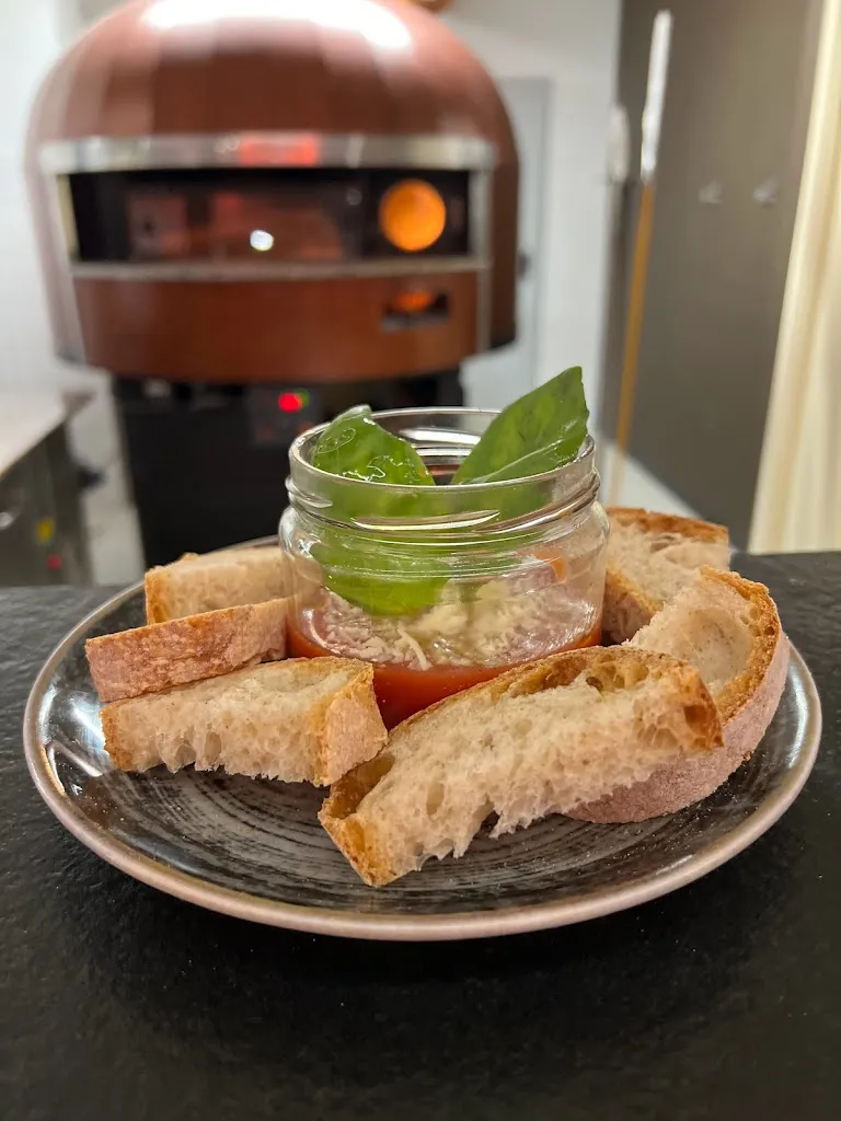 Pizzeria La Vecchia Stazione_Anghiari_slider_image_3