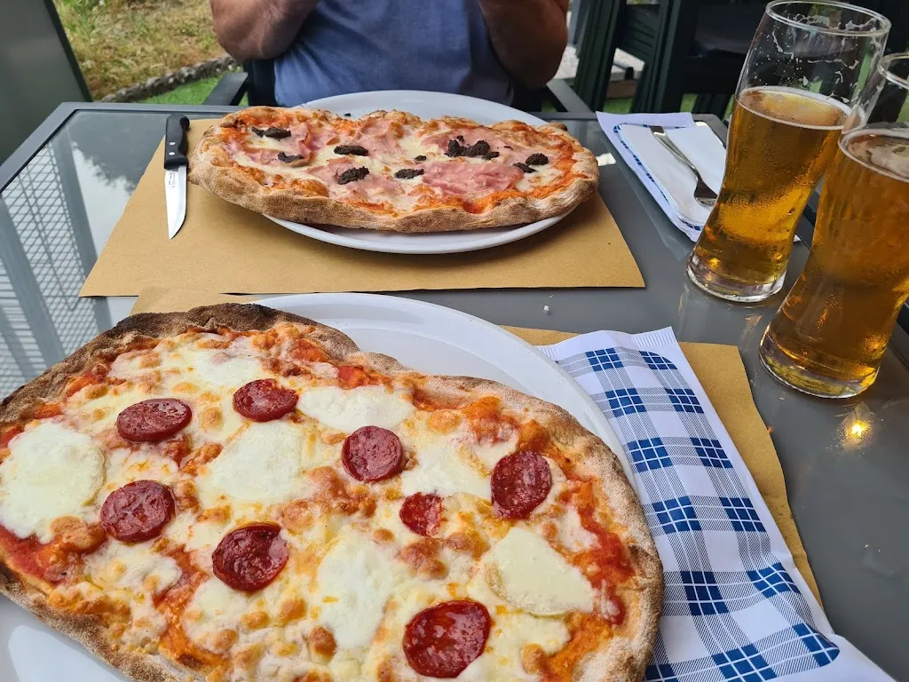 Joram en Cindy Oosting_Bar Tabaccheria Pizzeria Il Quadrifoglio_Anghiari_review