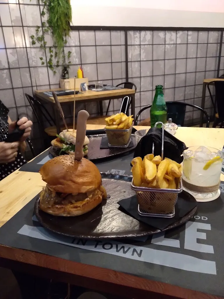 American Writer 28 Harris_Jungle In Town_Arezzo_review