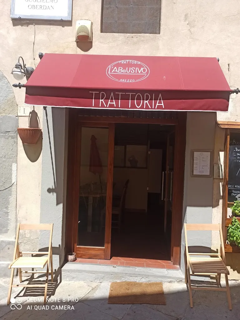 Trattoria l'ABbUSIVO restaurant in Arezzo