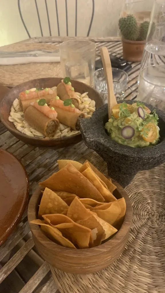 Maaike S_La Clandestina_Arezzo_review