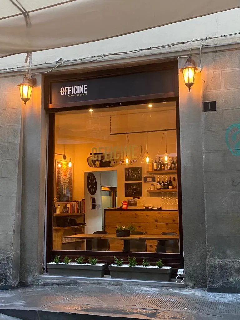 OFFICINE restaurant in Arezzo