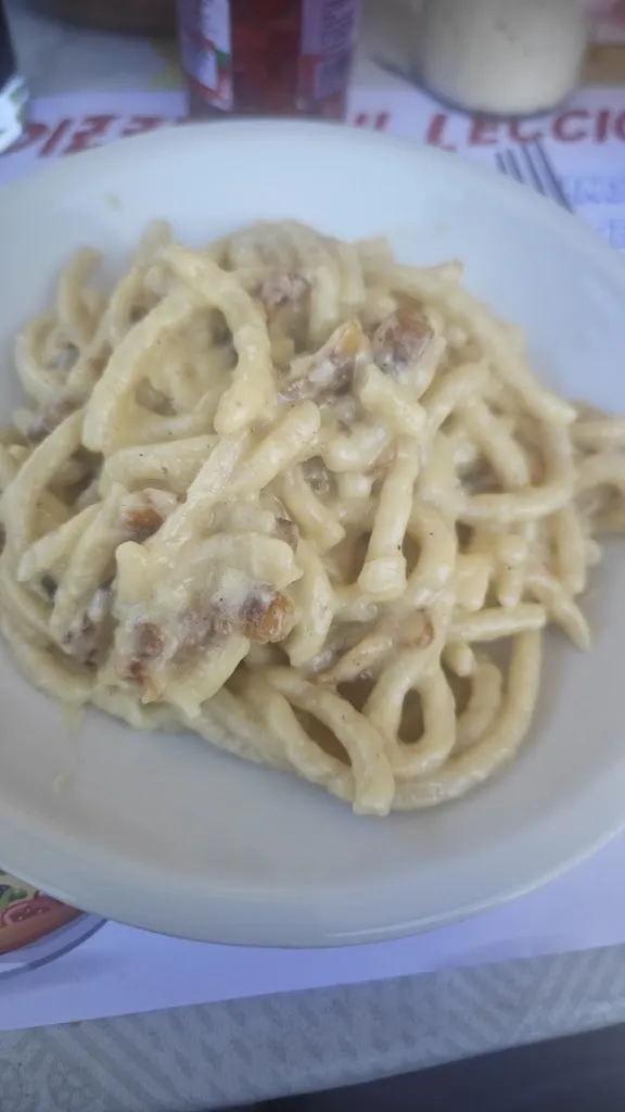 Hans Bauer_Pizzeria Il Leccio_Asciano_review