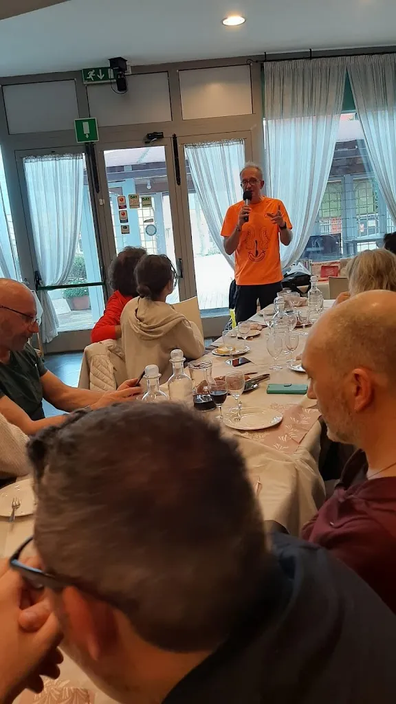 luciano d_AL VOLO Ristorante pizzeria Asciano_Asciano_review