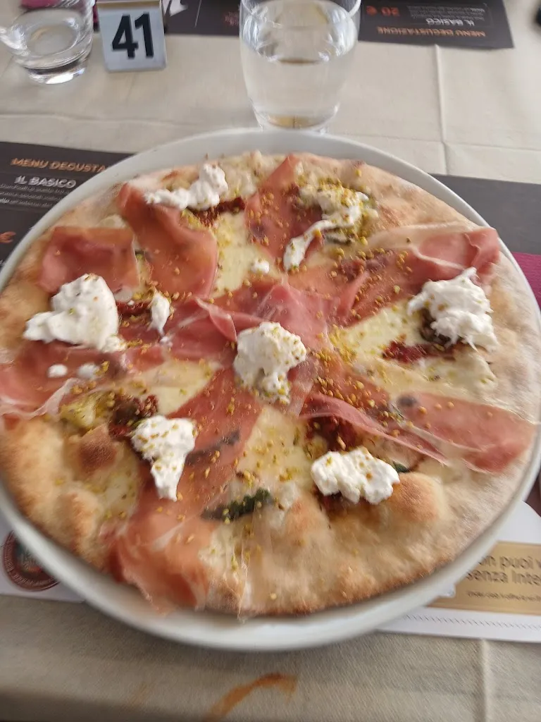 Antonietta Conti_Under Clab_Altopascio_review