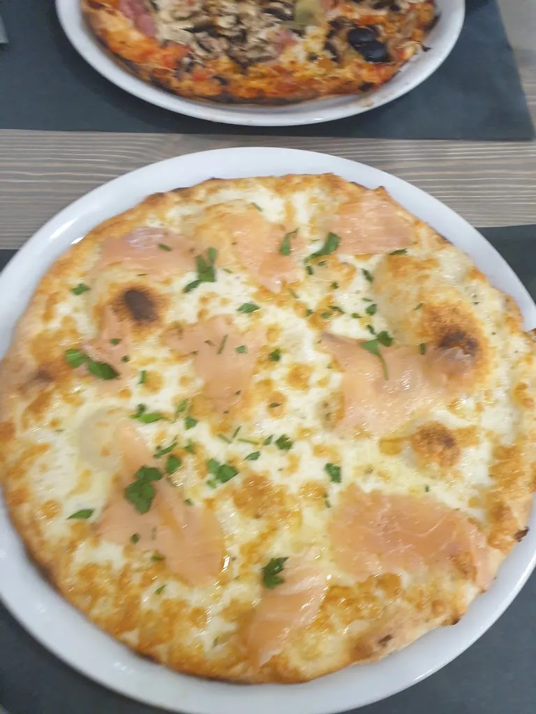 Theresia George Assenga_Pizzeria 