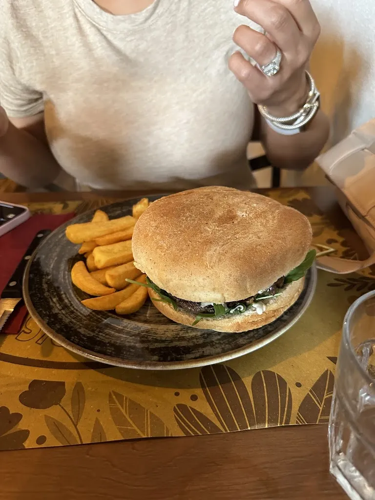 Richard Gonzalez_Van Burger's Lab - Fraz.Gossi_Altopascio_review