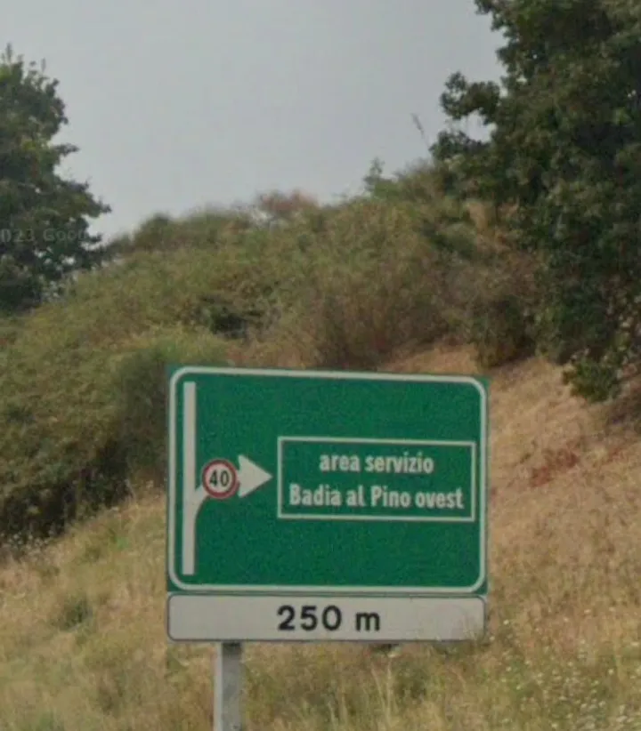 Badia al Pino Ovest - Market e Food - Distributore - Area di servizio restaurant in Badia al Pino