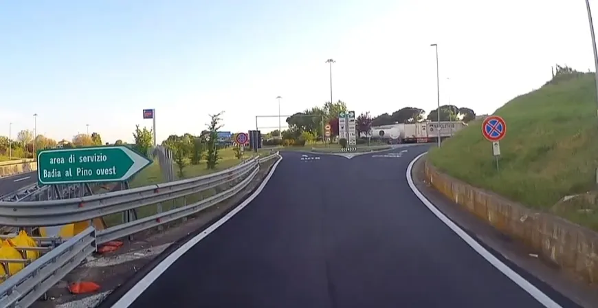 Badia al Pino Ovest - Market e Food - Distributore - Area di servizio_Badia al Pino_slider_image_3