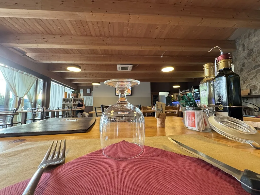 Ristorante pizzeria victoria restaurant in Badia al Pino