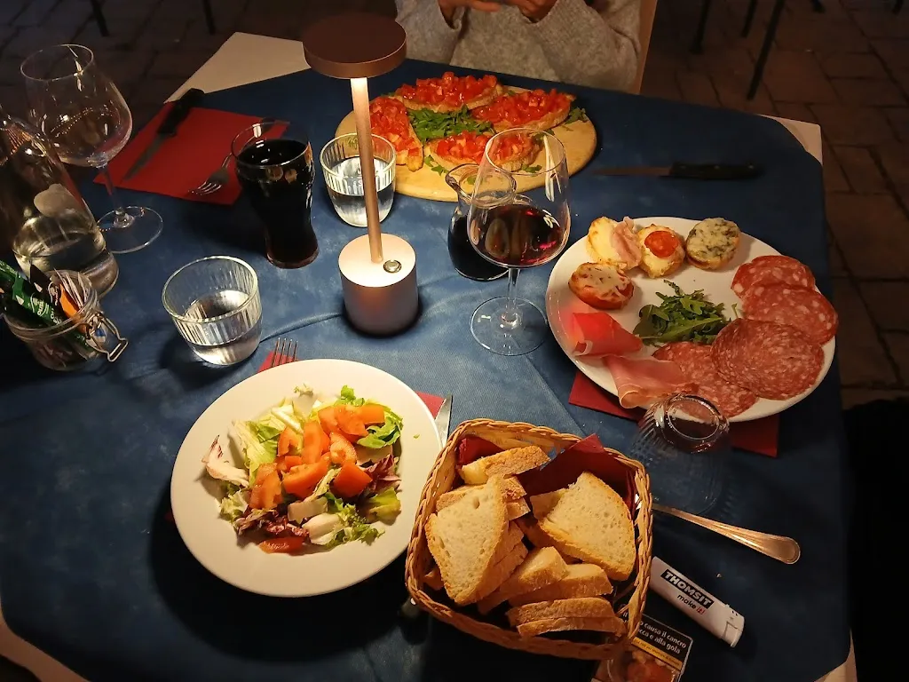 Ristorante pizzeria victoria_Badia al Pino_slider_image_2