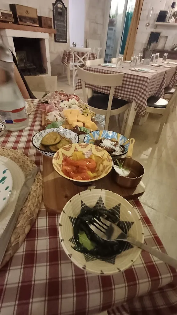 ILANROGI_The Cave Typical Restaurant and Music Bar_Martina Franca_review