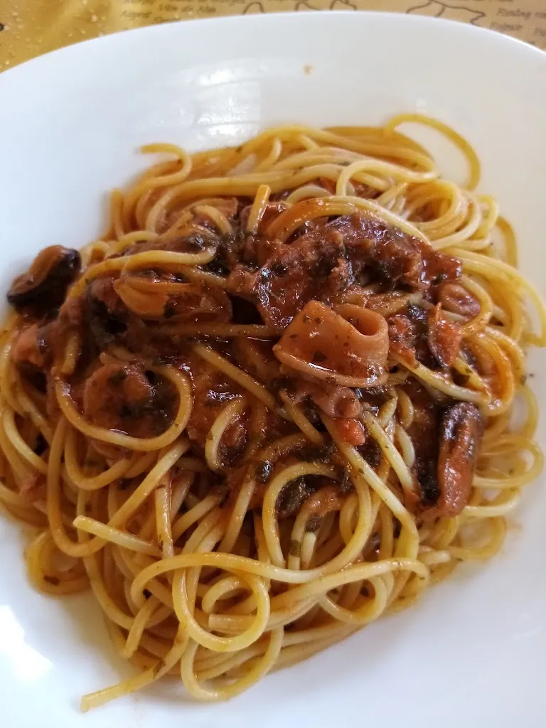 New Music On Air restaurant in Aulla