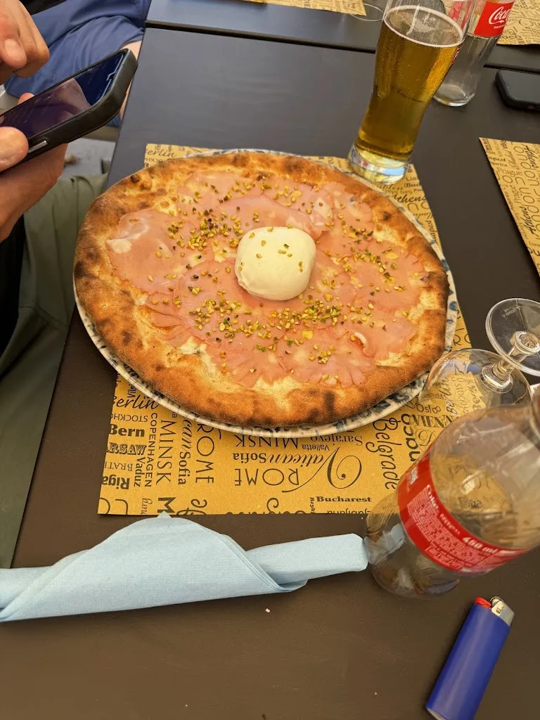 Robert Volkers_Pizzeria Ciolli_Aulla_review
