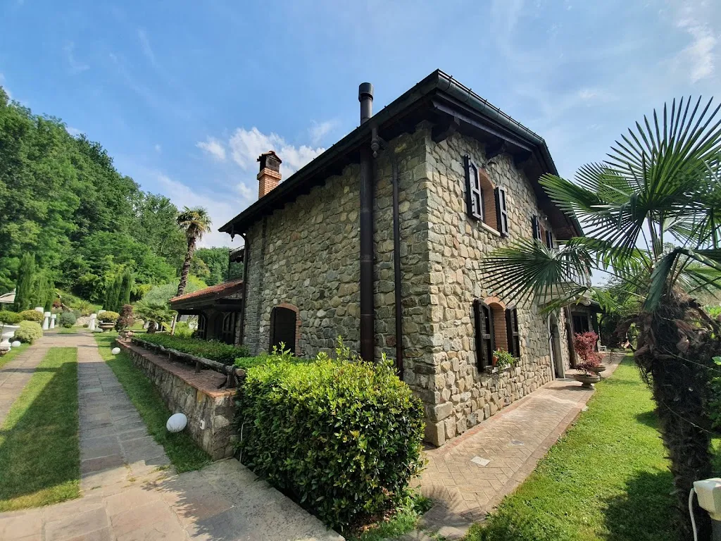 Baglio della Luna Resort restaurant in Bagnone