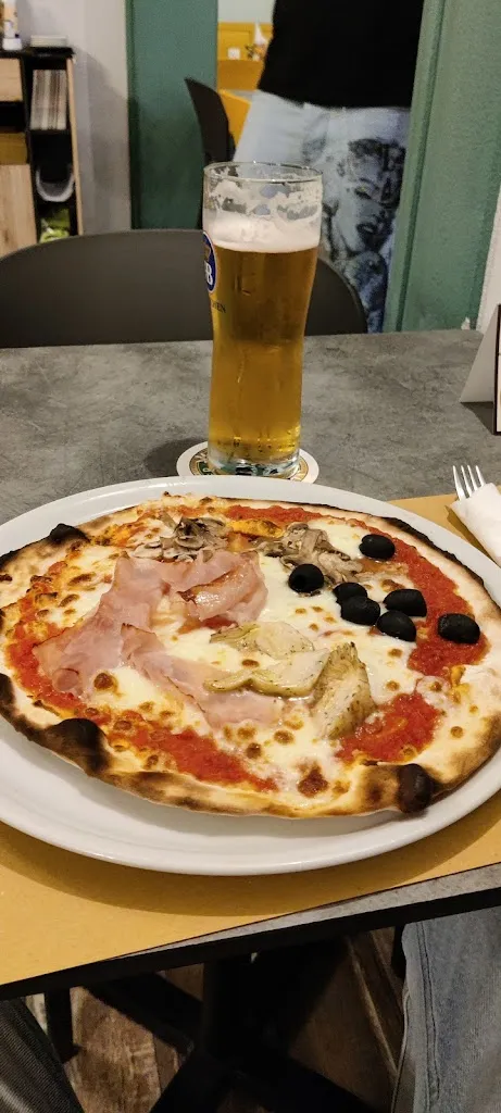 Erik Karlsson_Pizzeria Es Vedra_Bagni di Lucca_review
