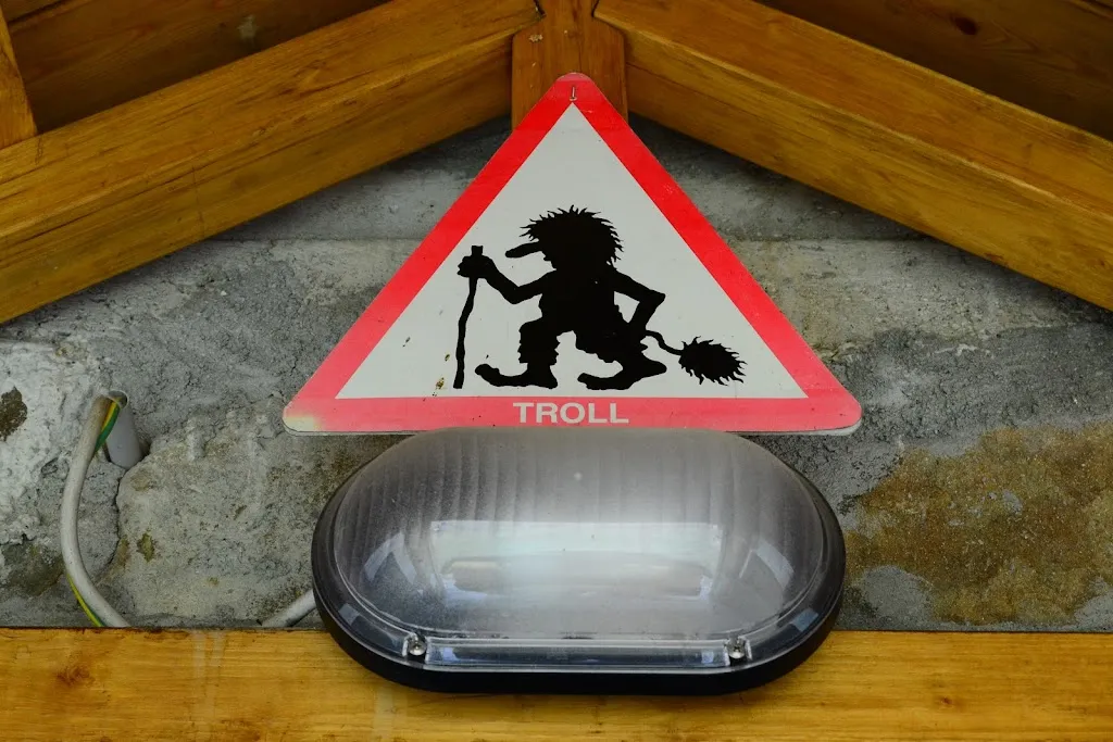 Vittorio Aldeni_Rifugio Alpino CAI Gigi Casentini al Mercatello_Bagni di Lucca_review