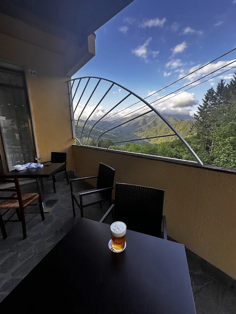 sandro della mea_La Corte Di Laura_Bagni di Lucca_review